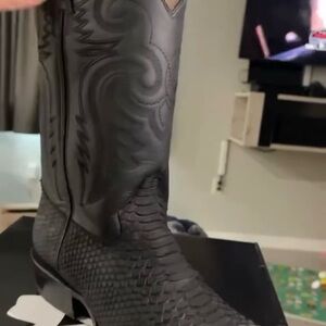 Elegant Black Western Cowboy Boots